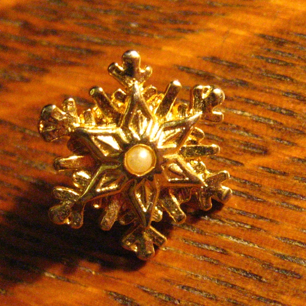Snowflake Winter Holiday Christmas Xmas Lapel Pin